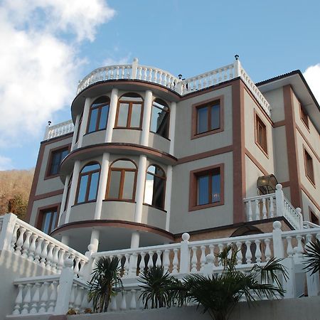 Mamzyshkha Guest House Гагра Екстер'єр фото