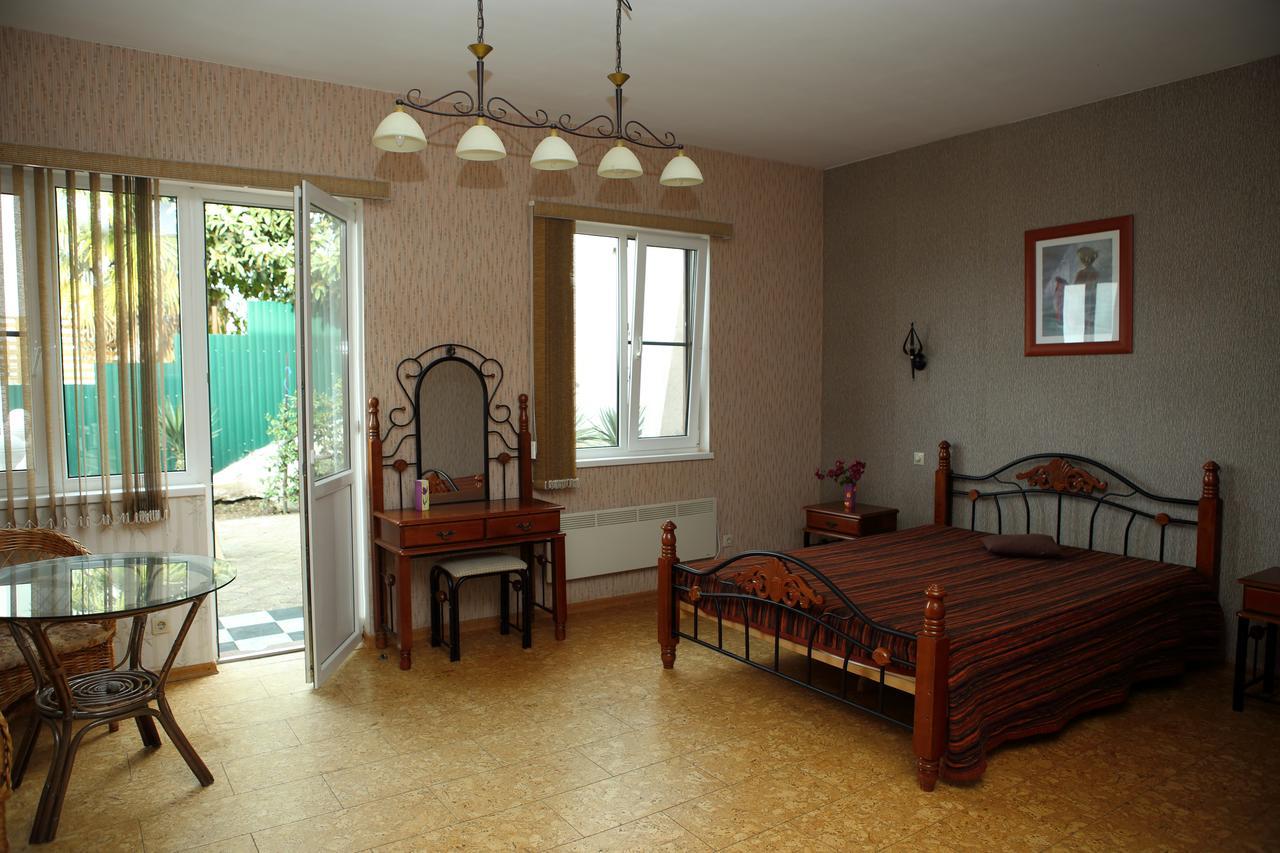 Mamzyshkha Guest House Гагра Екстер'єр фото