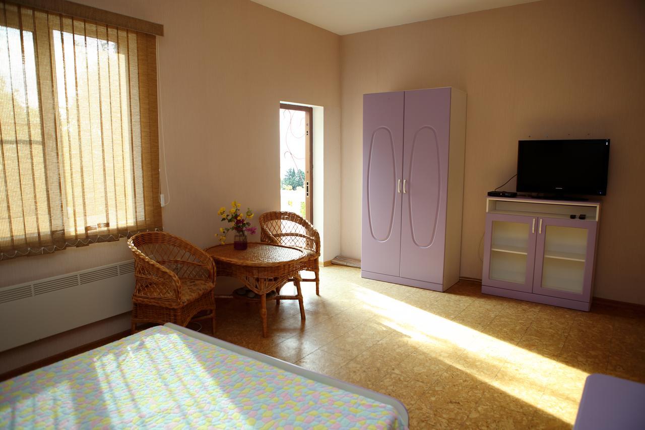 Mamzyshkha Guest House Гагра Екстер'єр фото
