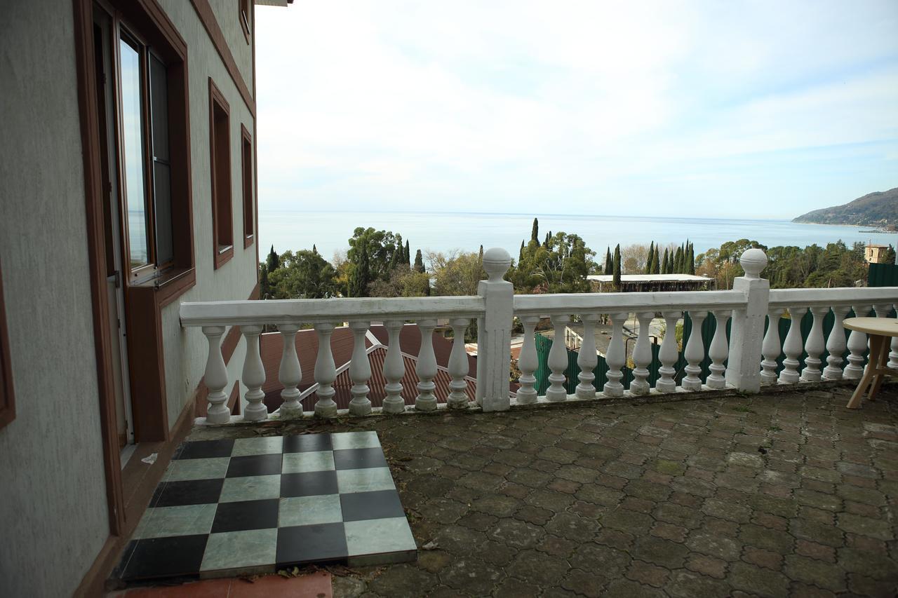 Mamzyshkha Guest House Гагра Екстер'єр фото