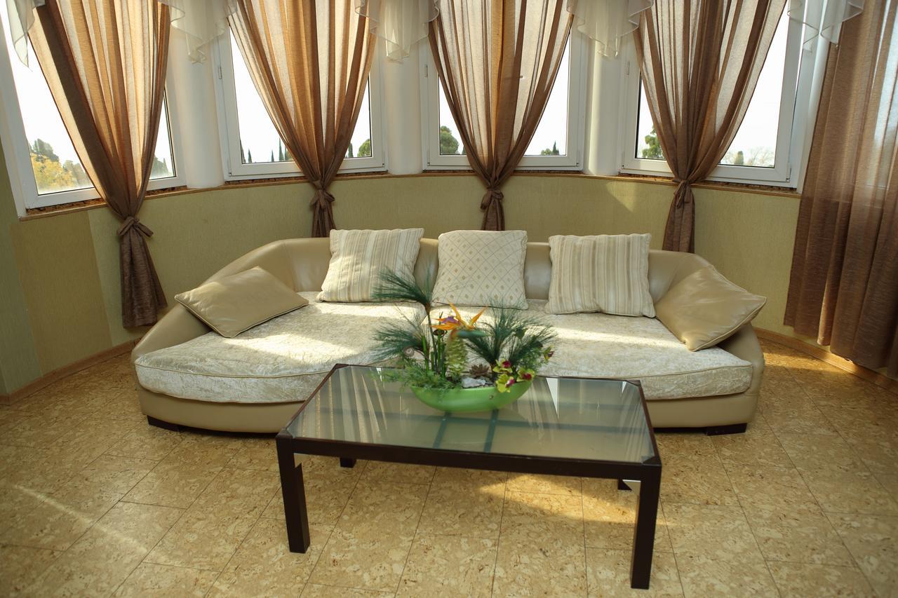 Mamzyshkha Guest House Гагра Екстер'єр фото